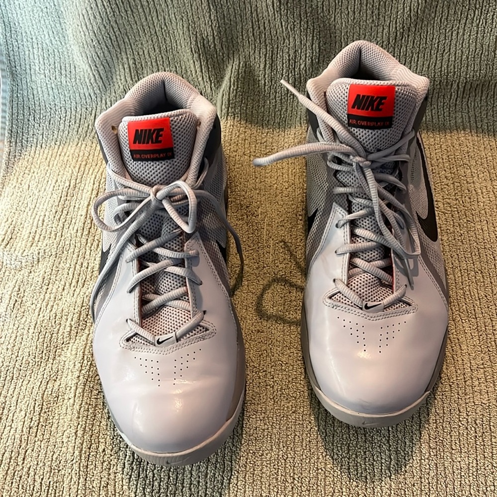 Nike Men’s Air Overplay IX Basketball Shoes